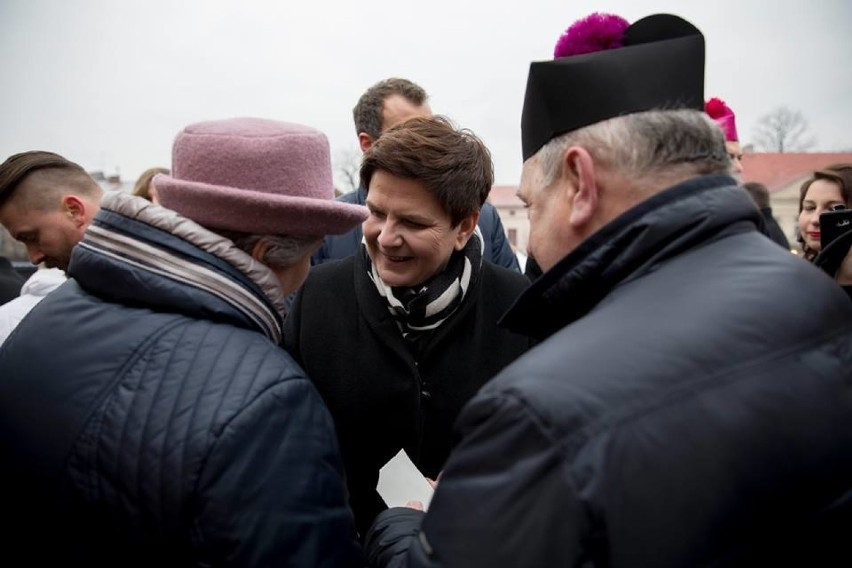 Wicepremier Beata Szydło łamała się opłatkiem w Olkuszu [ZDJĘCIA]