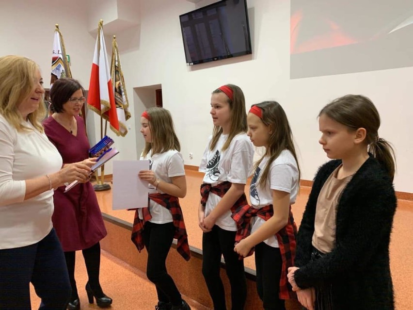 Szkoła Podstawowa i Liceum Aslan w Głogowie wyróżniła najlepszych uczniów 