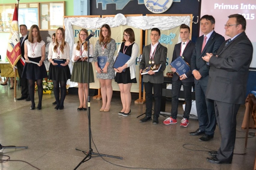 Gimnazjum w Sycowie nagrodziło Primus Inter Pares 2015