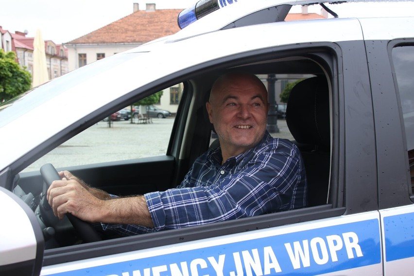 Ratownicy WOPR Konin odebrali nowy samochód od miasta