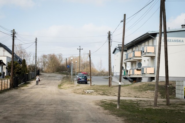 Mieszkania gminne w Bydgoszczy mieszczą się przede wszystkim w przedwojennych kamienicach, ale w nowoczesnych blokach, jak np. na ul. Odrzańskiej (na zdjęciu) te lokale też się znajdują.