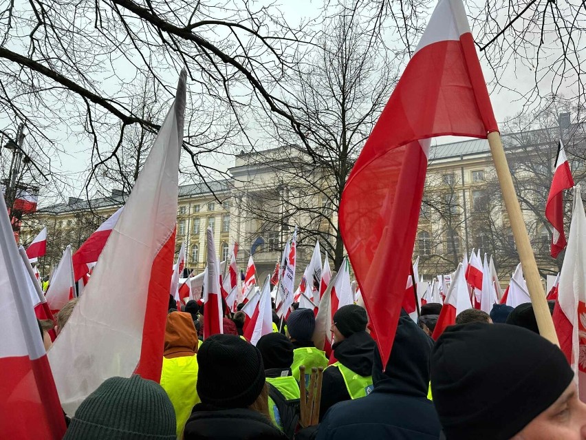 Tak wygląda dzisiejszy protest w Warszawie.