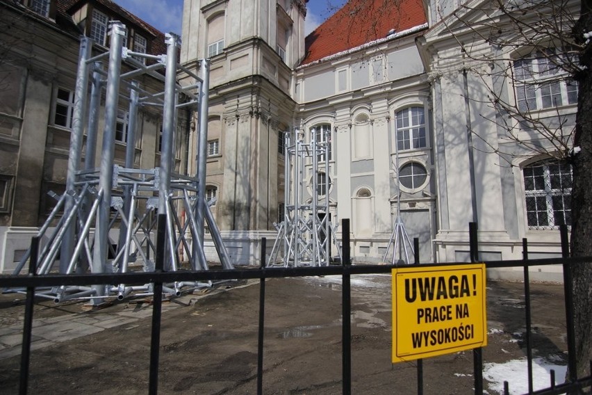 Wrocław: Będzie hełm na wieży kościoła św. Jadwigi (ZDJĘCIA)