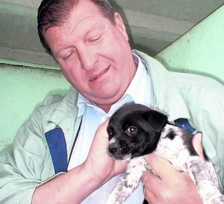 Grzegorz Lachowicz od wielu lat znany jest w Poznaniu z miłości do psów - fot. Szymon Siewior