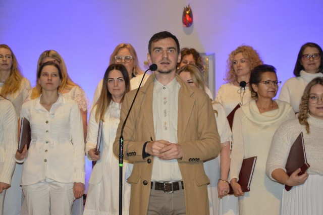 W parafii Miłosierdzia Bożego wyjątkowe widowisko koncertowe przygotował liczący blisko 30 artystów chór parafialny "Dzieło Miłosierdzia".