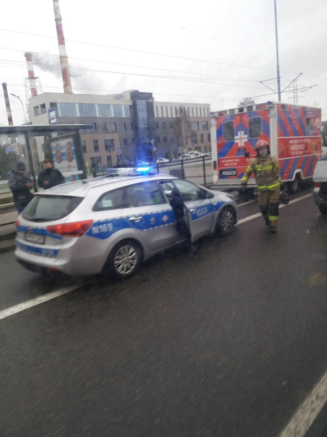 Jedna osoba poszkodowana w wypadku przy ul. Marynarki Polskiej w Gdańsku w czwartek, 15.04.2021 r.