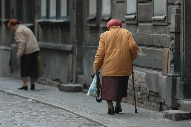 Niezależnie od płci wiek emerytalny będziemy osiągać po ukończeniu 67 roku życia