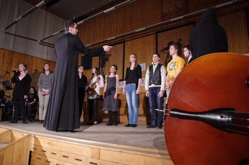 Studniówki 2012 w Lublinie: Bal Szkoły Muzycznej (WIDEO)