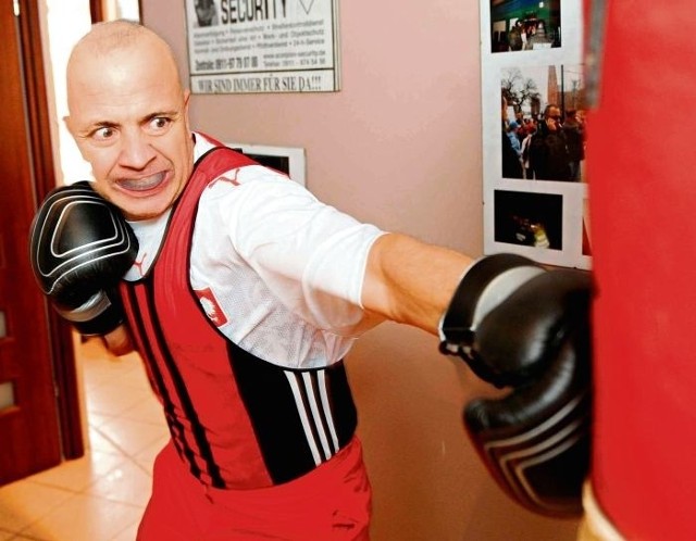Sobolewski przekonuje, że w przeszłości trenował boks i stoczył ponad 200 walk amatorskich