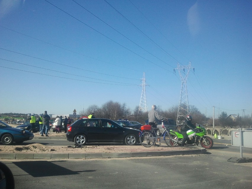 Zderzenie trzech aut w Kalinówce: Są ranni
