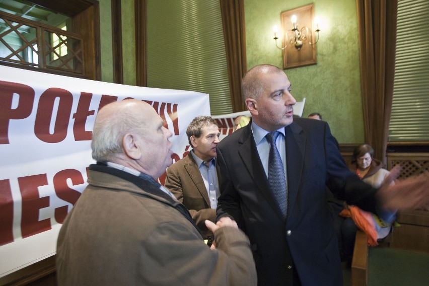 Protest przeciw podwyżkom cen śmieci (ZDJĘCIA)