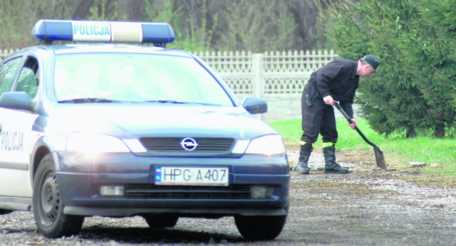 Aleja główna cmentarza przy ul. Orlej na krakowskich Bielanach, miejsce prawdopodobnego samobójstwa Marka K.