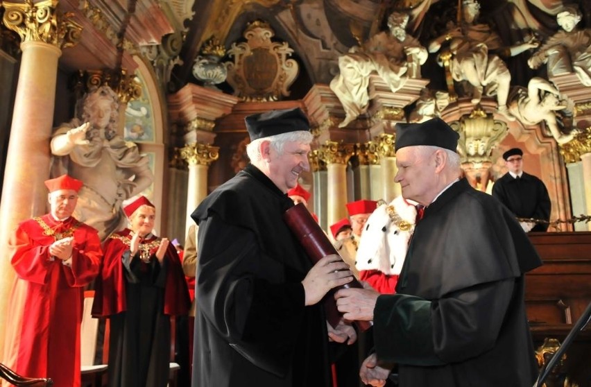 Prof. Jan Gawęcki z Uniwersytetu Przyrodniczego w Poznaniu...