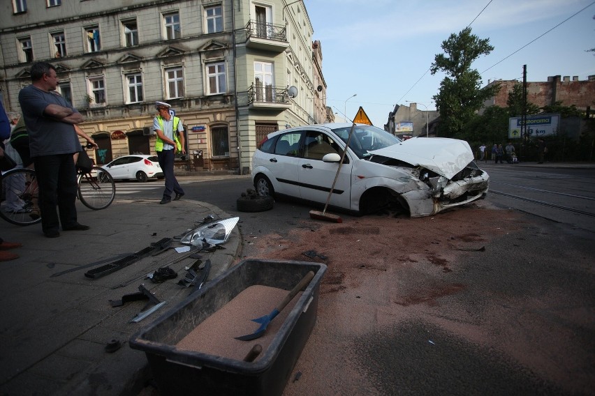 Łódź: wypadek przy Gdańskiej. Motocyklista w szpitalu