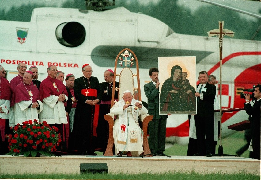 Gliwice, 17 czerwca 1999 rok - Jan Paweł II na spotkaniu z...