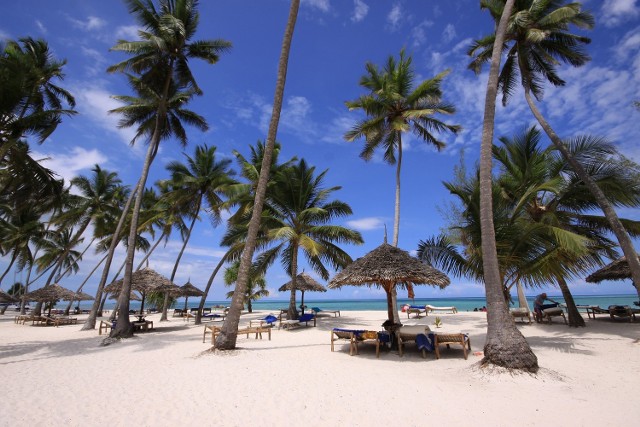 Nocne zakupy w Manufakturze. Do wygrania wycieczka na Zanzibar.