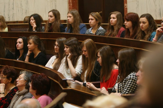 Debata oxfordzka w Sejmie Śląskim z udziałem uczniów śląskich szkół