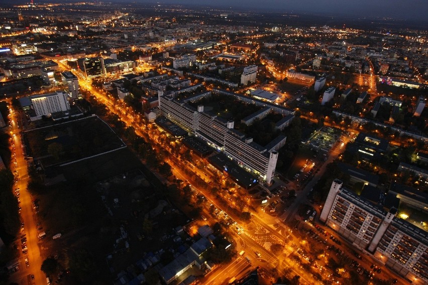 Wrocław: Widok ze Sky Tower nocą (ZDJĘCIA)