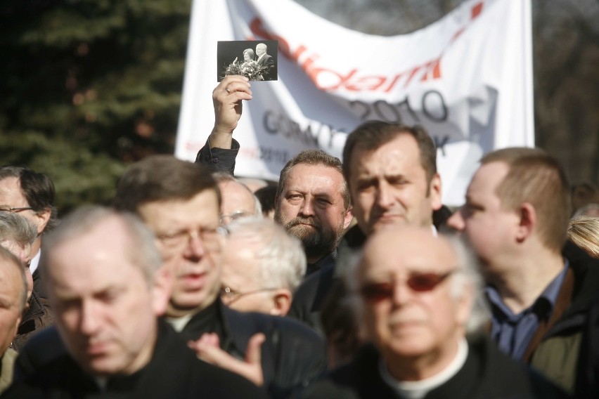 Odsłonięcie pomnika smoleńskiego w Mysłowicach z udziałem...