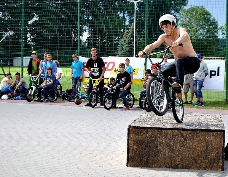 22 Skate park w Szamotułach. Zawody BMX.