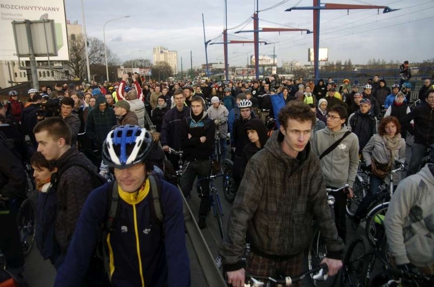 Poznańscy rowerzyści uczcili śmierć kobiety