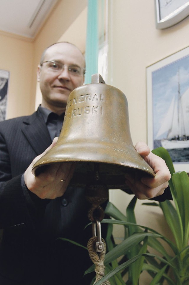 Leszek Paszkowski, dyrektor MOSiR nie kryje radości z daru