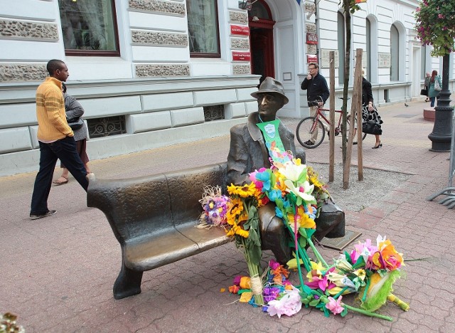 Ławeczka Tuwima na ul. Piotrkowskiej