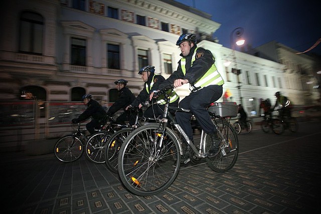 Strażnicy miejscy na rowerach