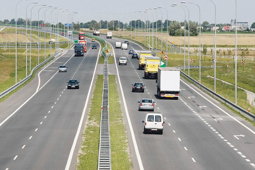 Budowa I etapu A1 z Rusocina do Nowych Marzów długości 90 km...