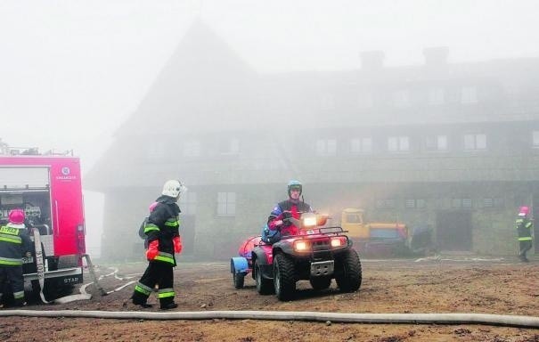 Strażakom w akcji ratowniczej na Turbaczu pomagali także...