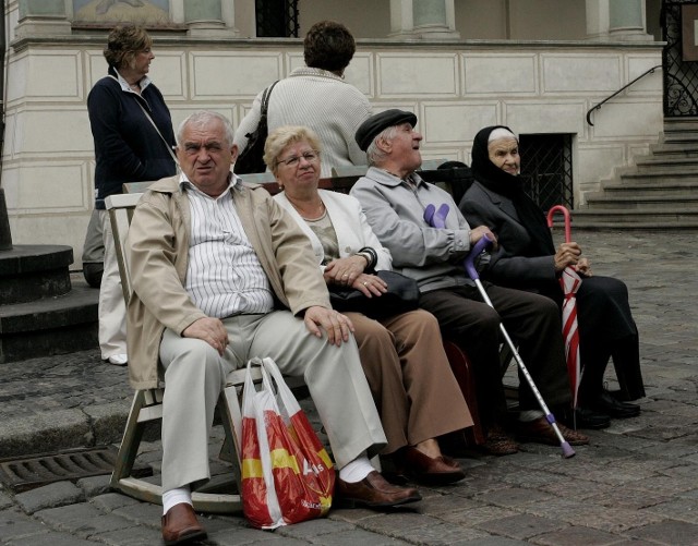 Europejskim standardem jest obecnie 65 lat dla mężczyzn i kobiet, ale Niemcy i Dania już podnoszą wiek graniczny do 67 lat