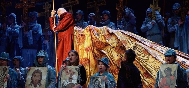 Opera Wrocławska wystawiła "Borysa Godunowa" trzy lata temu. Realizacja w Hali Ludowej wzbudziła różne reakcje: od zachwytu po krytykę. Jaka będzie ta przygotowana przez Waldemara Zawodzińskiego?