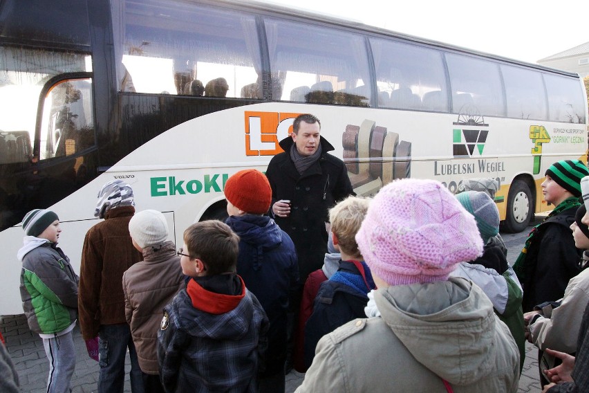 Uczniowie odwiedzili Górnik Łęczna. Klub nadal będzie miał wsparcie Bogdanki (ZDJĘCIA)