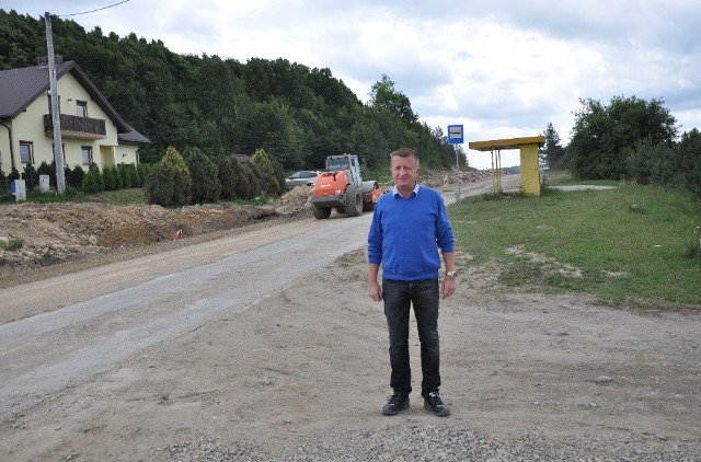 Jarosław Majda chce, by droga dla pieszych była bezpieczna