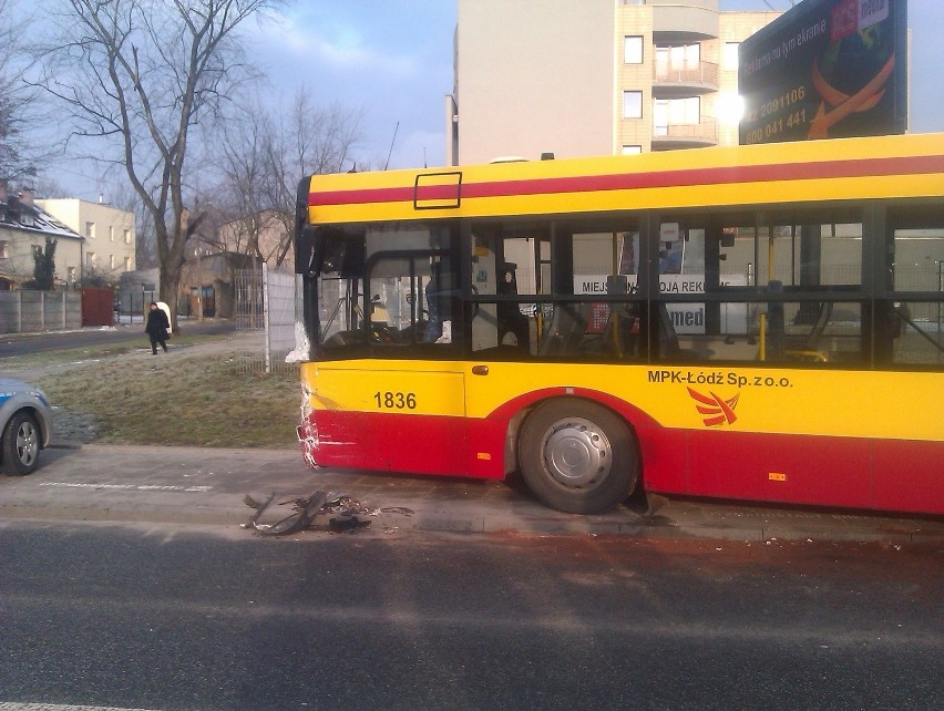 3 osoby zostały ranne w zderzeniu samochodu osobowego z...