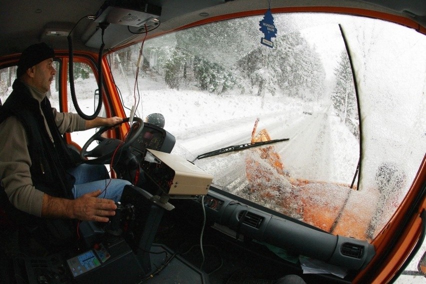 Pierwszy śnieg na Dolnym Śląsku (ZDJĘCIA)