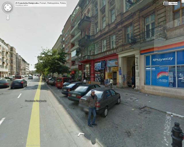 Google fotografował wszystko. Także panów, którzy na ulicy Ratajczaka za kilka złotych proponują miejsce i popilnowanie samochodu