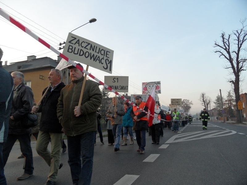 Pikieta mieszkańców na DK44 w Bieruniu