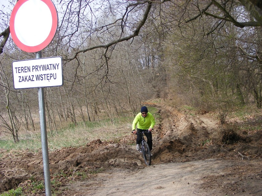 Niektórzy rowerzyści nie poddają się