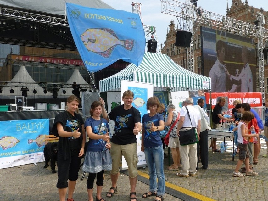 Pierwszy ekologiczny Marsz Bałtycki: nasze morze jest młode, ale brudne [ZDJĘCIA]
