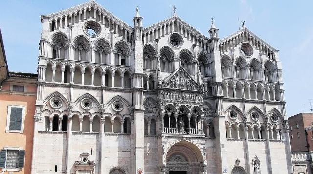 Będąc w Emilii Romanii, warto wybrać się do zabytkowej Ferrary