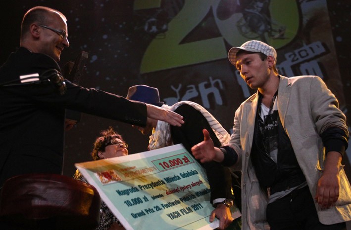 Yach Film Festiwal 2011:Grand Prix dla wideoklipu &quot;Nie ma cwaniaka na warszawiaka&quot; (ZDJĘCIA, WIDEO)