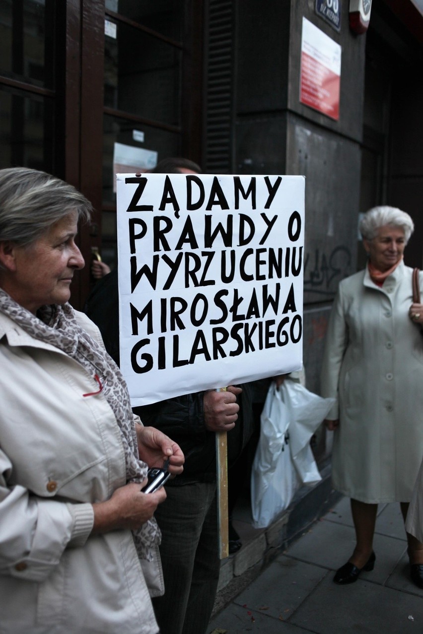Kraków: protest w obronie usuniętego z PiS [ZDJĘCIA]