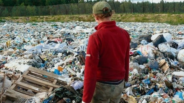 Barbara znalazła dziecko wśród świeżych jeszcze śmieci; mogło urodzić się poprzedniej nocy