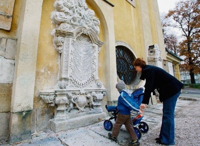 Odnowione zostaną epitafia oraz 18 kaplic nagrobnych