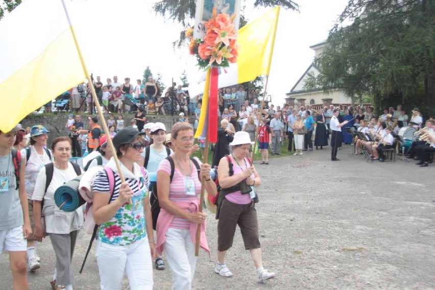 Tarnów. Pielgrzymka 2011: już połowa drogi [ZDJĘCIA]