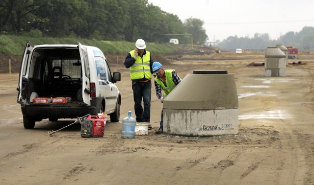 Obwodnicę Hrubieszowa zbuduje konsorcjum trzech firm: HAK Construction z Katowic, Dromet z Częstochowy i Cardo Mosty z Katowic