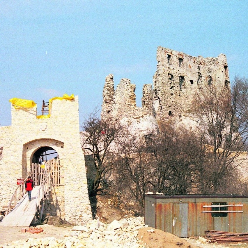 W 2002 r. były tylko resztki murów zamku
