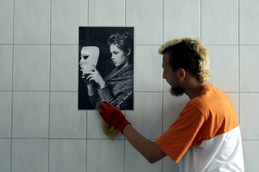 Remonty w lubelskich szkołach: Brigitte Bardot i Elvis w szkolnej toalecie (ZDJĘCIA)