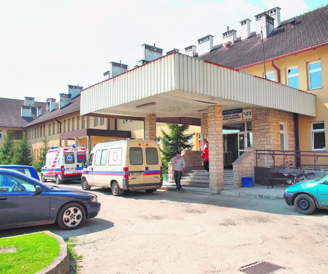 Szpital psychiatryczny w Straszęcinie powstał za czasów województwa tarnowskiego. Budynek wymaga gruntownego remontu, m.in. wymiany okien i dachu oraz ocieplenia